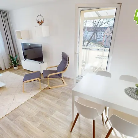 Apartment Cozy With Balcony