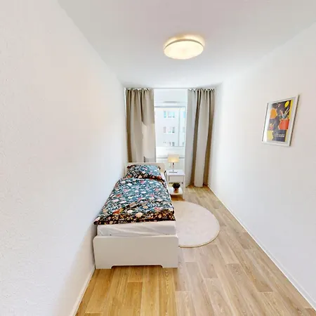 Cozy With Balcony Apartment *